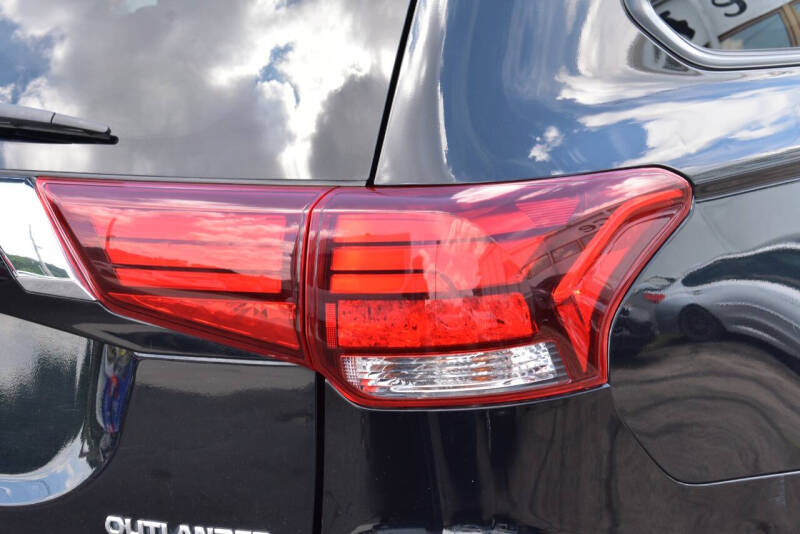 2018 Mitsubishi Outlander ES