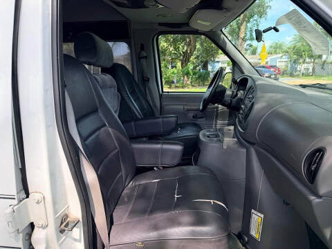2000 Ford E-Series