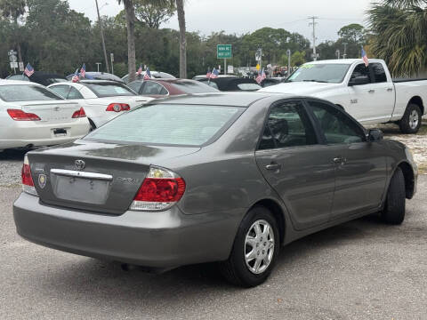 2005 Toyota Camry LE