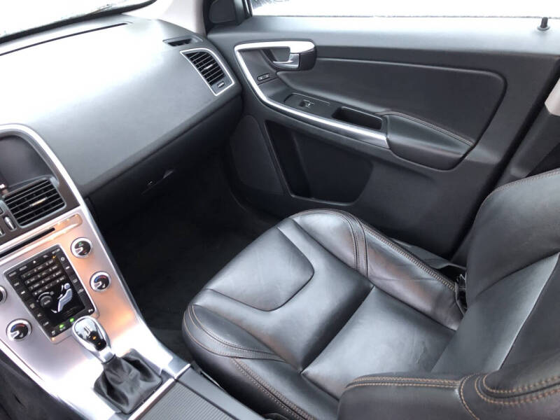 2017 Volvo XC60 T5 Dynamic