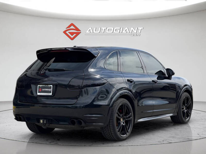 2013 Porsche Cayenne GTS