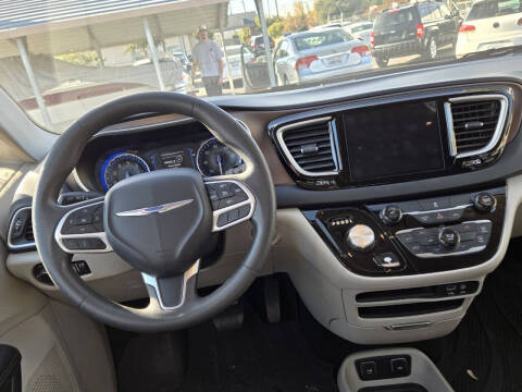 2017 Chrysler Pacifica Touring