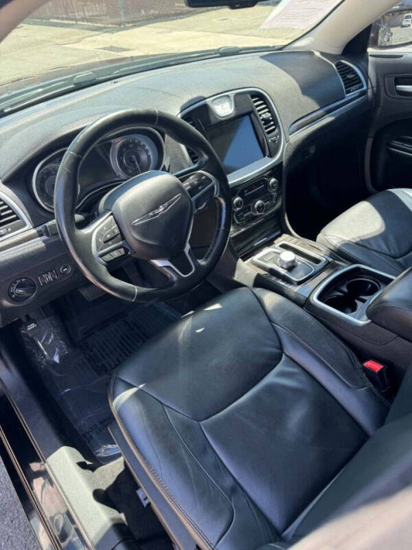 2015 Chrysler 300 Limited