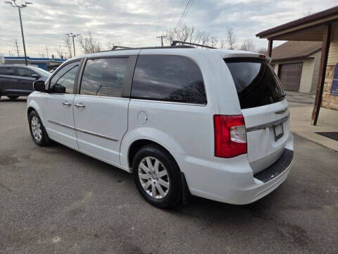 2014 Chrysler Town and Country Touring