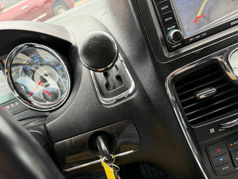 2011 Chrysler Town and Country Touring