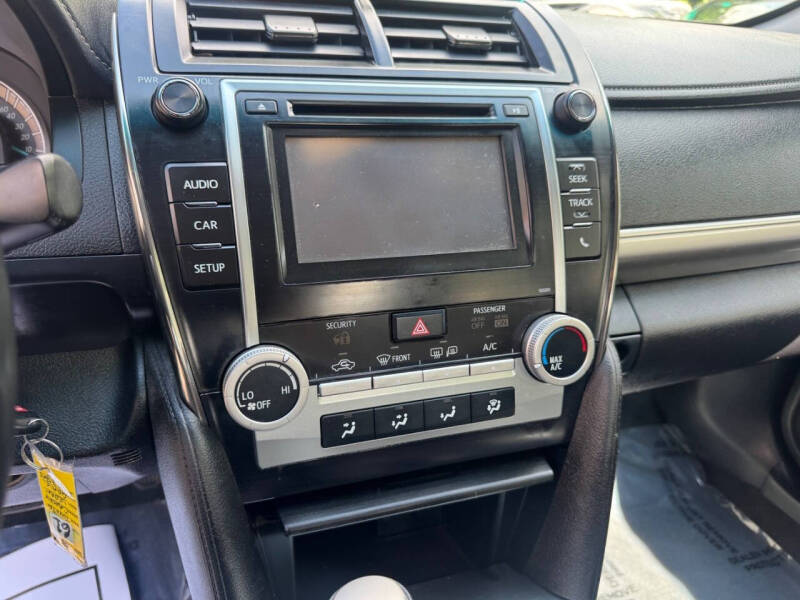 2014 Toyota Camry SE