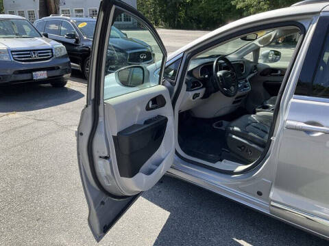2017 Chrysler Pacifica Touring-L