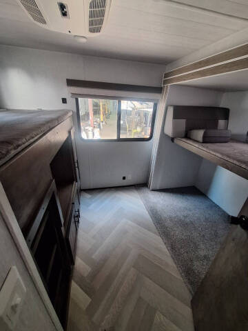 2022 Forest River Salem 32BHDS