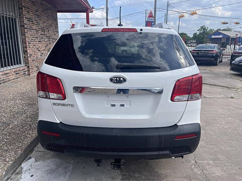 2011 Kia Sorento LX