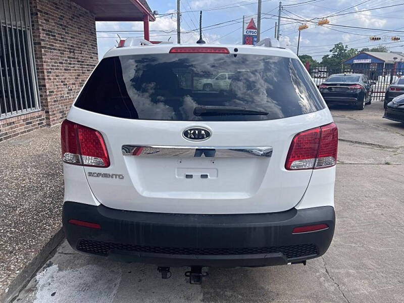 2011 Kia Sorento LX