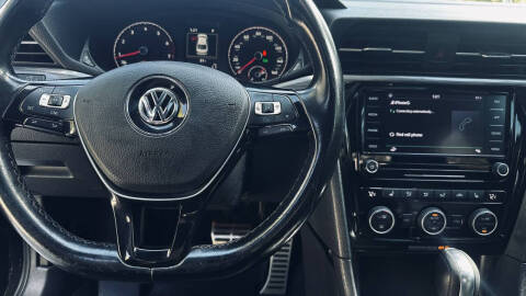 2022 Volkswagen Passat R-Line