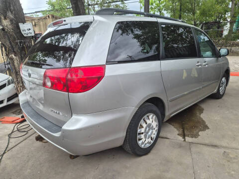 2009 Toyota Sienna LE 7-Passenger