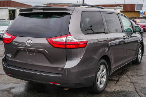 2015 Toyota Sienna LE 8-Passenger