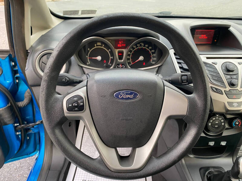 2012 Ford Fiesta SE