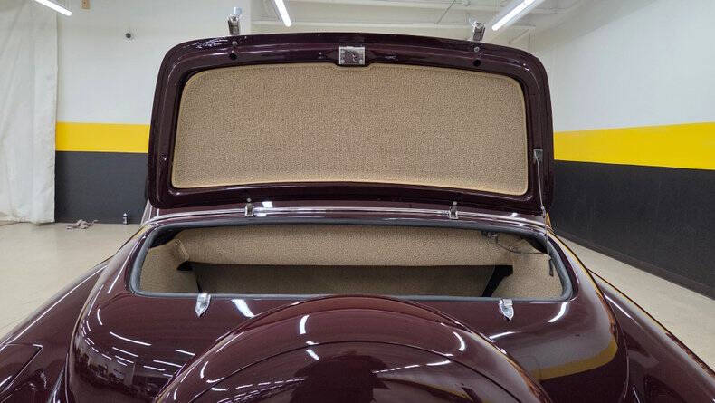 1947 Lincoln Continental