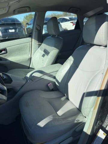 2010 Toyota Prius III