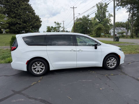 2024 Chrysler Pacifica Touring L