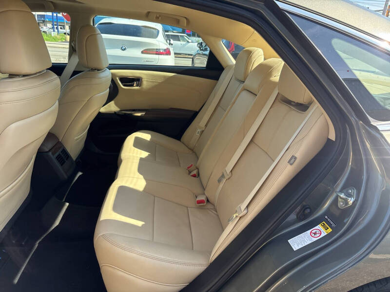 2013 Toyota Avalon XLE