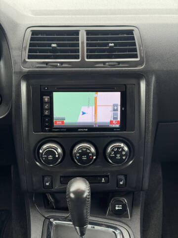 2014 Dodge Challenger SXT Plus