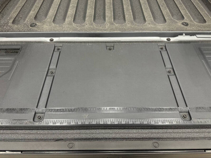 2023 Ford F-150 Lightning XLT