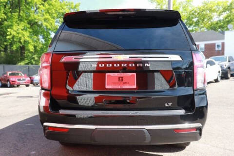 2023 Chevrolet Suburban LT