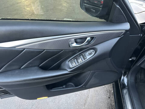 2015 Infiniti Q50 Premium