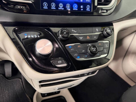 2017 Chrysler Pacifica Touring