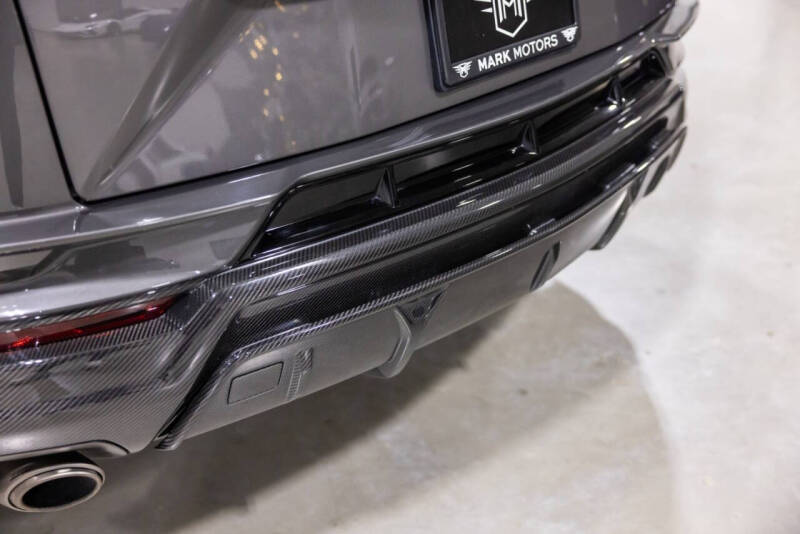 2023 Lamborghini Urus Performante