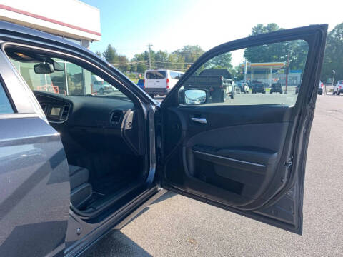 2016 Dodge Charger SE