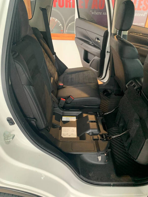 2020 Mitsubishi Outlander SE