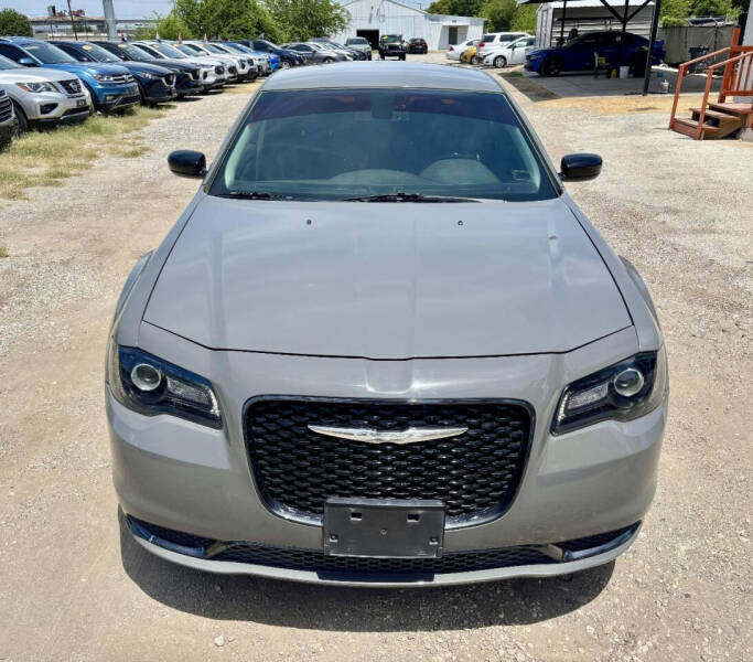 2019 Chrysler 300 Touring