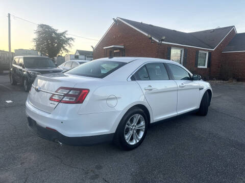 2015 Ford Taurus SEL