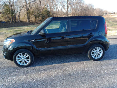 2013 Kia Soul for sale at DOUG'S AUTO SALES INC in Pleasant View TN