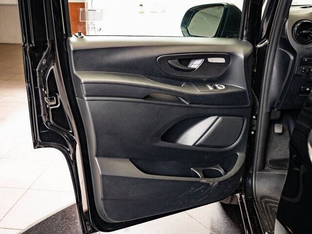 2023 Mercedes-Benz Metris Passenger