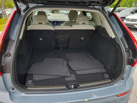 2024 Volvo XC60 B5 Plus Dark Theme
