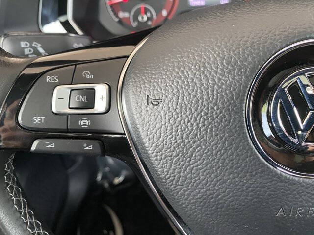 2019 Volkswagen Jetta R-Line