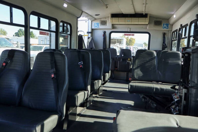 2014 Ford E-Series E-450 SD