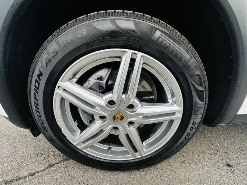 2014 Porsche Cayenne Platinum