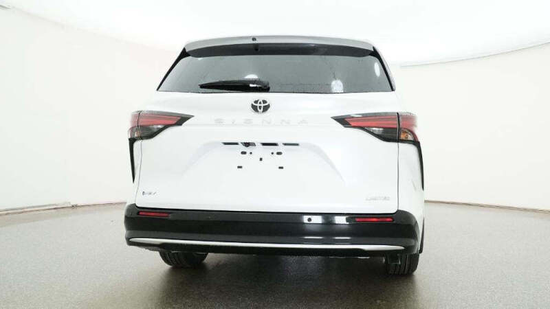 2026 Toyota Sienna Limited 7-Passenger