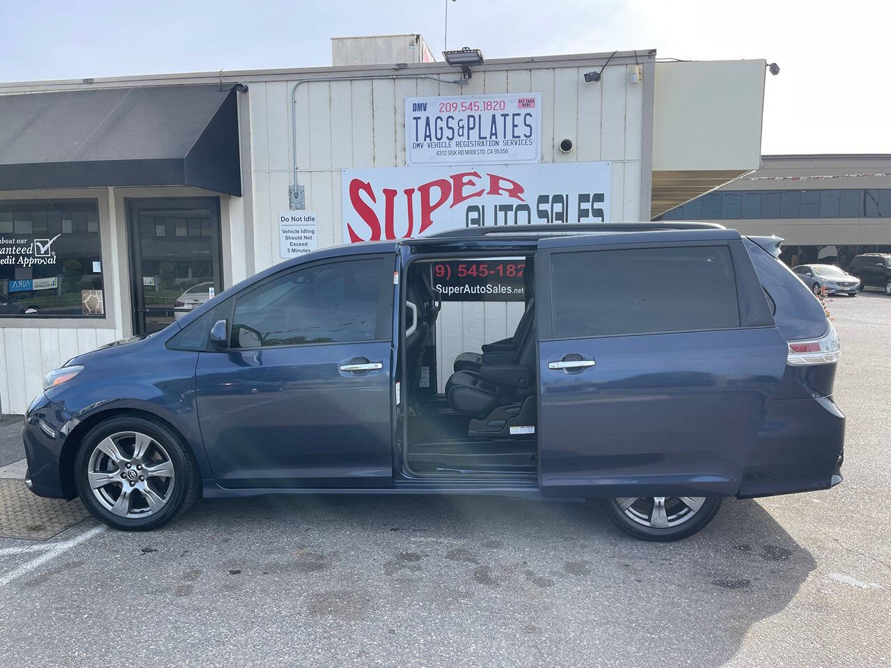 2018 Toyota Sienna for sale at Super Auto Sales Modesto in Modesto, CA