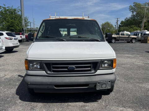 2003 Ford E-Series E-150 Base