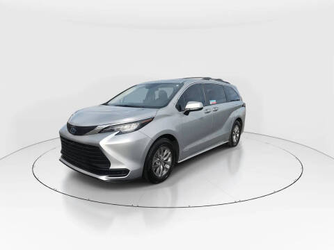 2021 Toyota Sienna LE 8-Passenger