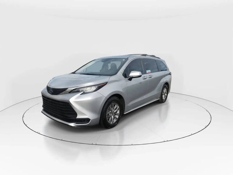 2021 Toyota Sienna LE 8-Passenger