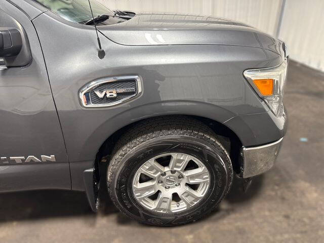 2017 Nissan Titan SV