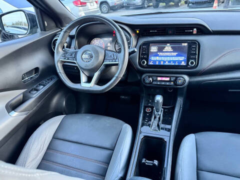 2021 Nissan Kicks SR