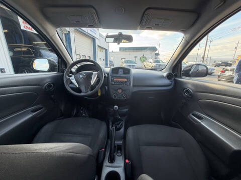 2015 Nissan Versa 1.6 S