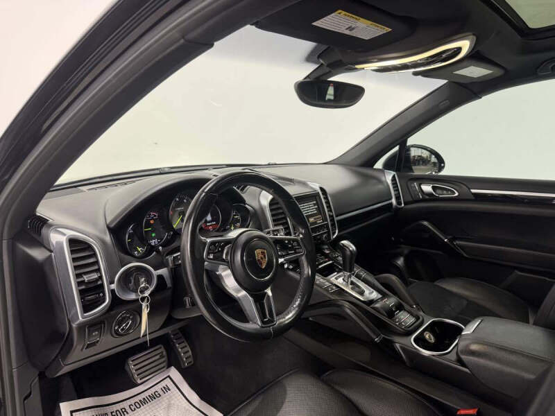 2016 Porsche Cayenne S E-Hybrid