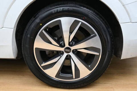 2024 Audi Q8 e-tron quattro Premium Plus