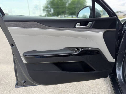 2022 Kia K5 EX