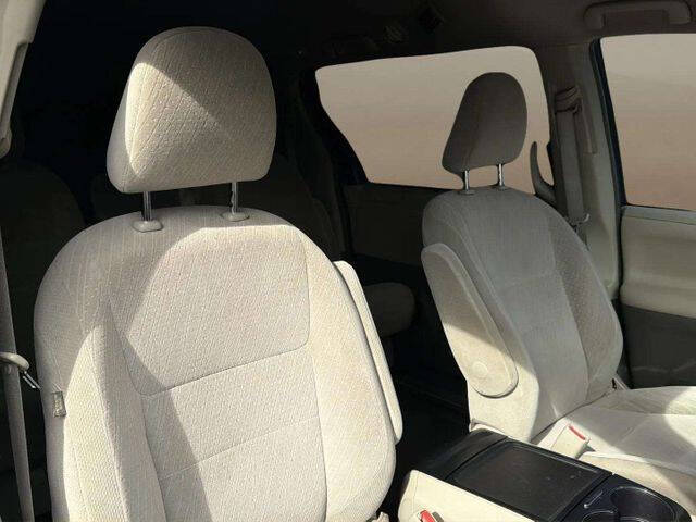 2019 Toyota Sienna LE 8-Passenger